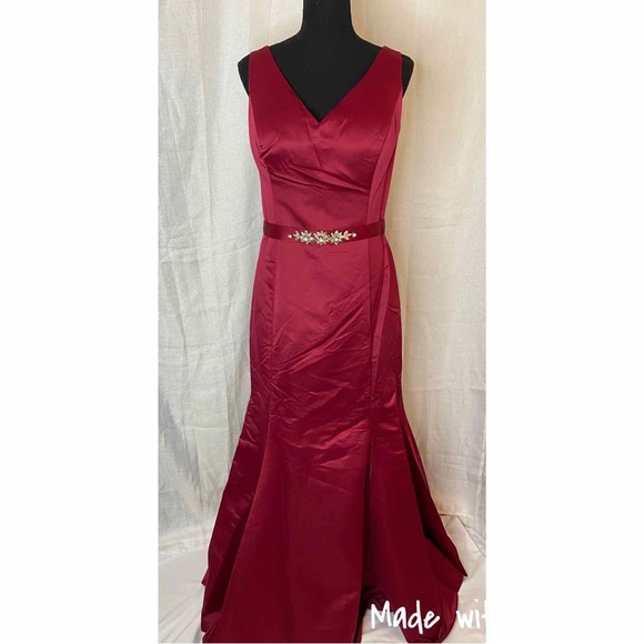 Star Box Dresses & Skirts - Lauren Burgundy Long Formal Gown Bridesmaid Dress